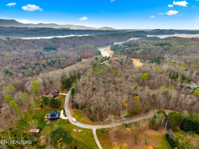 107 Turtle Dove Tr, Dandridge, TN 37725
