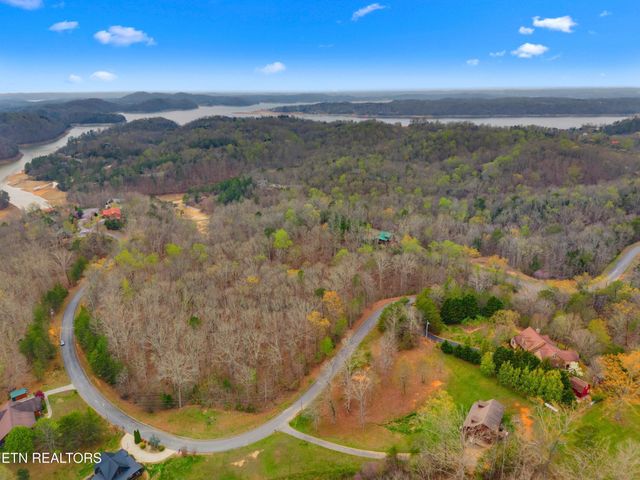 107 Turtle Dove Tr, Dandridge, TN 37725