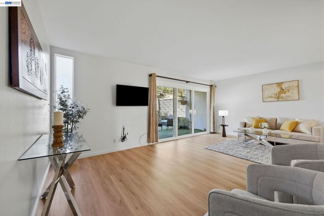 651 Moraga Rd 12, Moraga, CA 94556