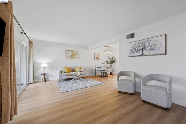 651 Moraga Rd 12, Moraga, CA 94556