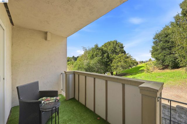 651 Moraga Rd 12, Moraga, CA 94556