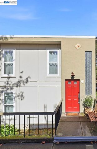 651 Moraga Rd 12, Moraga, CA 94556