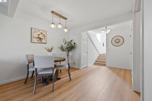 651 Moraga Rd 12, Moraga, CA 94556