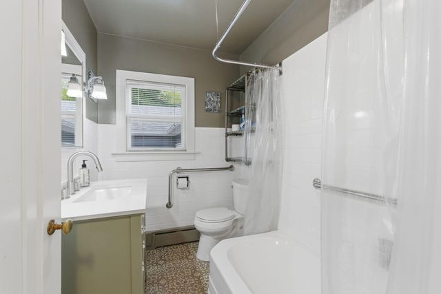 1113 Valparaiso Street, Valparaiso, IN 46383