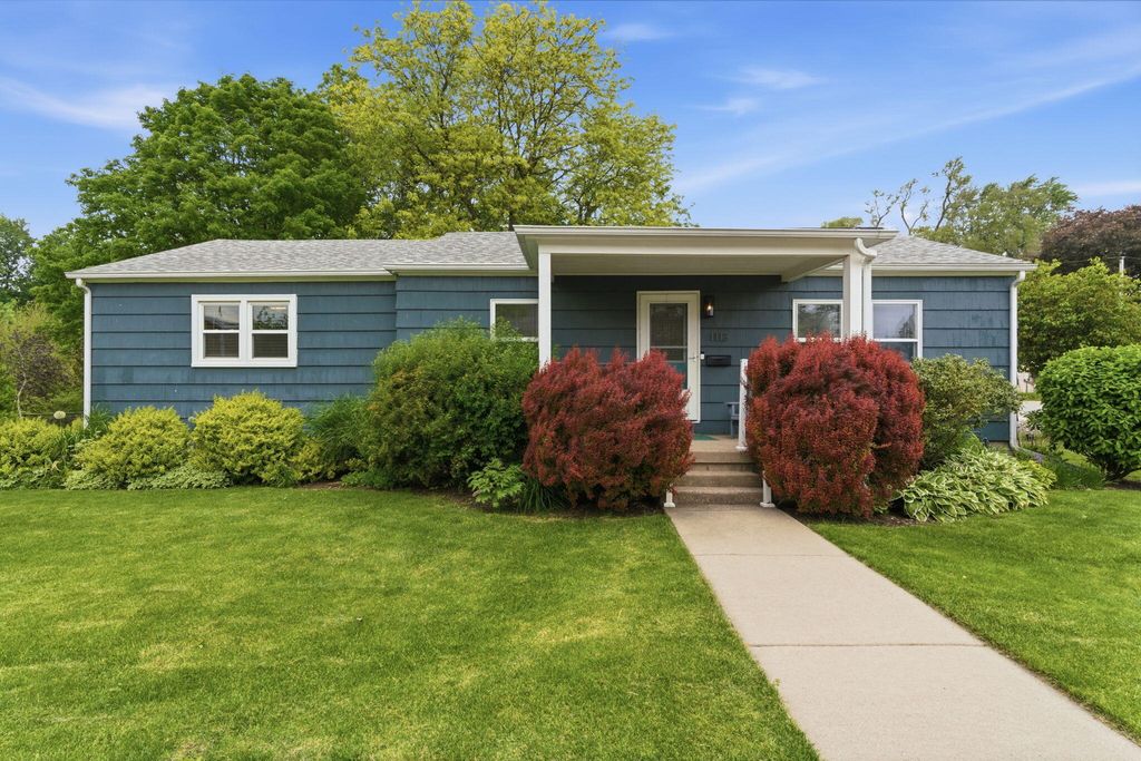 1113 Valparaiso Street, Valparaiso, IN 46383