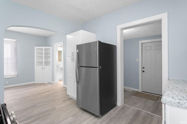 731 W Blaine Avenue, Elkhart, IN 46516