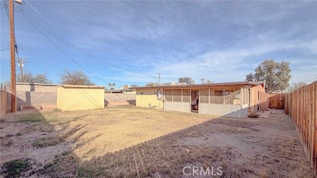 465 Driftwood Drive, El Centro, CA 92243