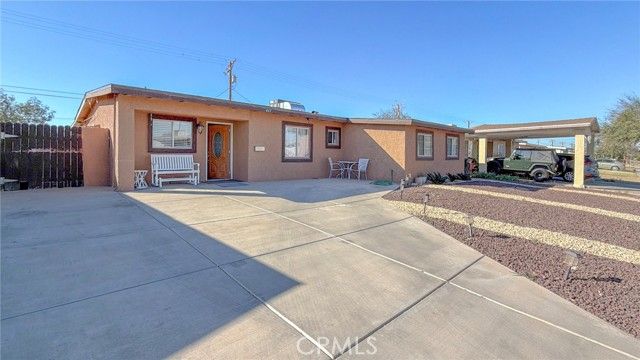 465 Driftwood Drive, El Centro, CA 92243