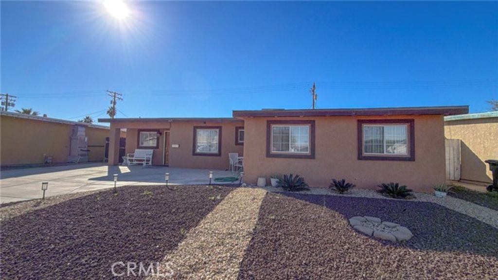 465 Driftwood Drive, El Centro, CA 92243