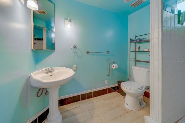 1300 S HILLCREST AVENUE, Clearwater, FL 33756