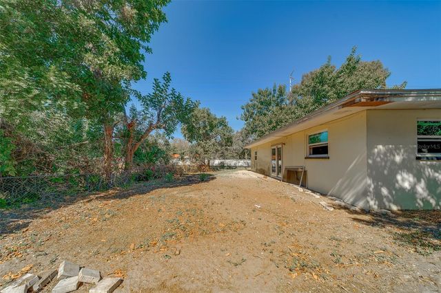 1300 S HILLCREST AVENUE, Clearwater, FL 33756