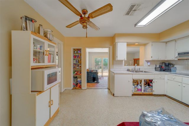 1300 S HILLCREST AVENUE, Clearwater, FL 33756