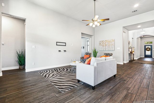 9131 Red Pony Dr, San Antonio, TX 78254