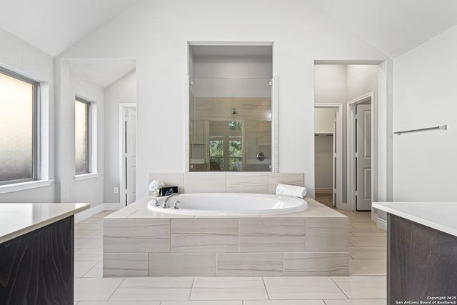 9131 Red Pony Dr, San Antonio, TX 78254