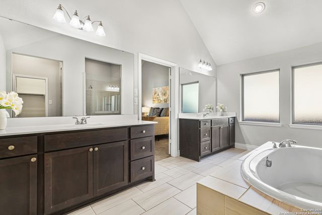 9131 Red Pony Dr, San Antonio, TX 78254