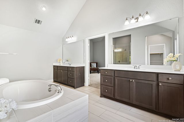 9131 Red Pony Dr, San Antonio, TX 78254