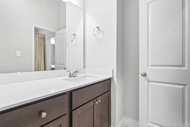 9131 Red Pony Dr, San Antonio, TX 78254