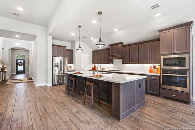 9131 Red Pony Dr, San Antonio, TX 78254