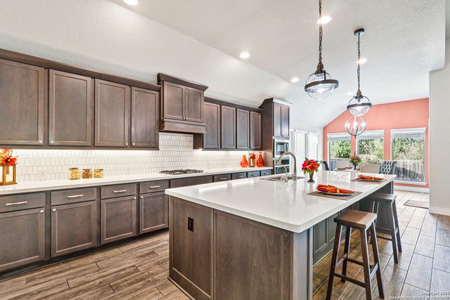 9131 Red Pony Dr, San Antonio, TX 78254