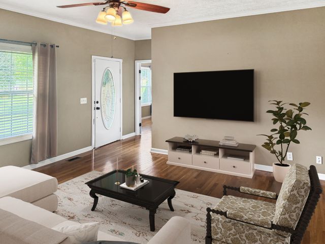 637 Coopertown Rd, Unionville, TN 37180