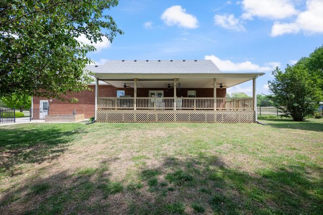 637 Coopertown Rd, Unionville, TN 37180