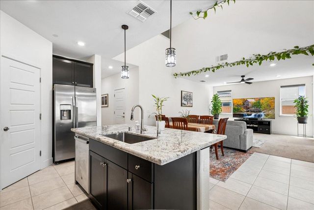 5667 Littlestone St, Sacramento, CA 95835