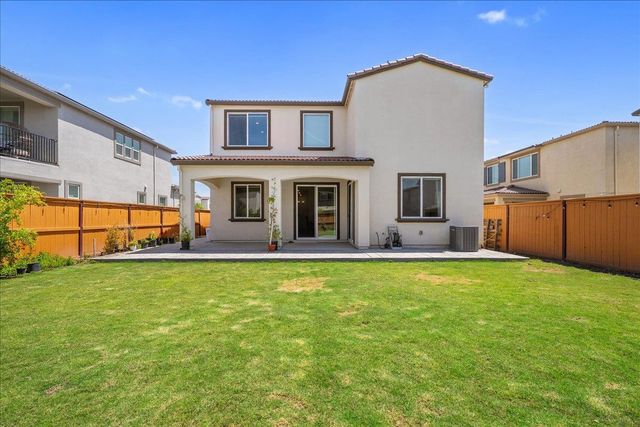 5667 Littlestone St, Sacramento, CA 95835