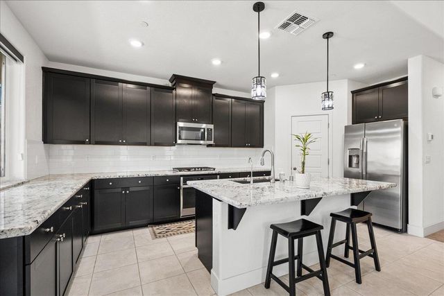 5667 Littlestone St, Sacramento, CA 95835