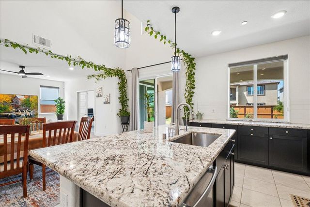 5667 Littlestone St, Sacramento, CA 95835