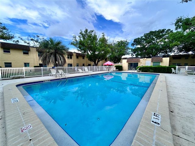 4455 38TH TERRACE N B16, St Petersburg, FL 33714