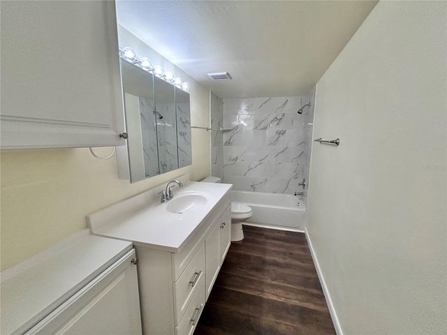 4455 38TH TERRACE N B16, St Petersburg, FL 33714
