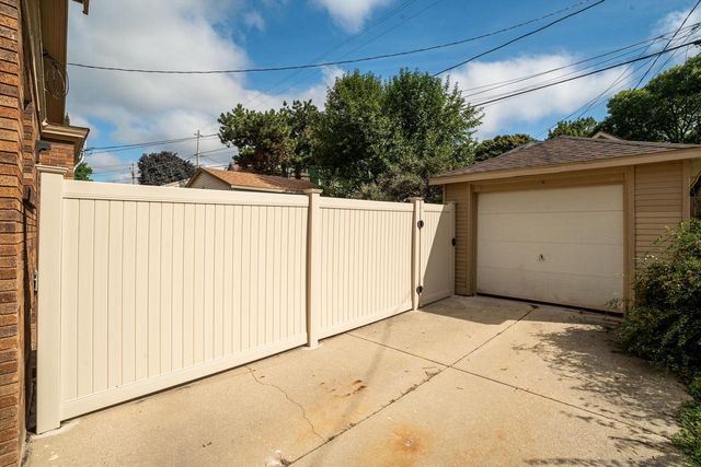 2344 N 60th STREET, Milwaukee, WI 53210
