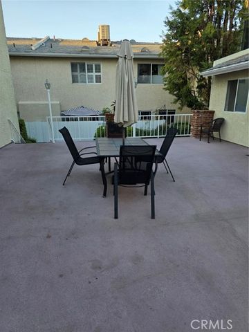 4558 Willis 114, Sherman Oaks, CA 91403