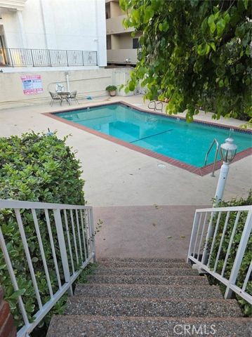 4558 Willis 114, Sherman Oaks, CA 91403