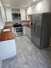 4558 Willis 114, Sherman Oaks, CA 91403