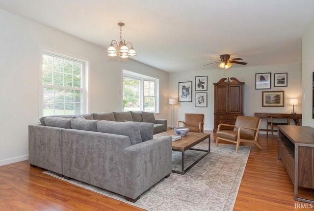 4344 Pine Drive, Newburgh, IN 47630