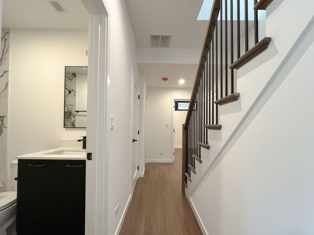3710 N Kenmore Avenue 1, Chicago, IL 60613