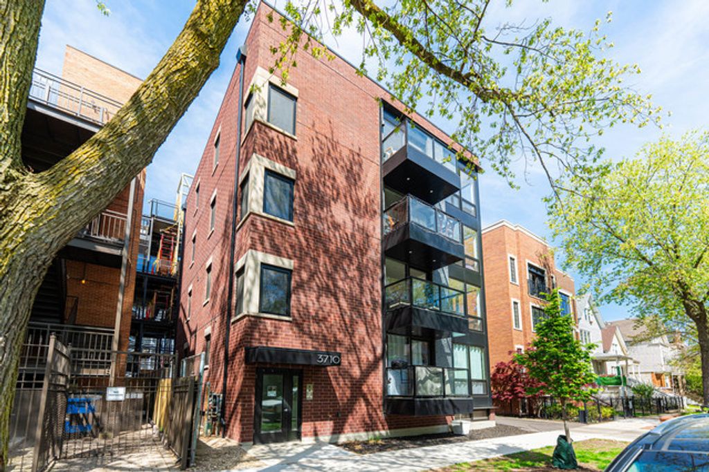3710 N Kenmore Avenue 1, Chicago, IL 60613