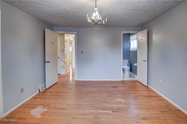 32985 Charmwood Oval, Solon, OH 44139