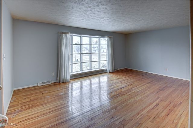 32985 Charmwood Oval, Solon, OH 44139