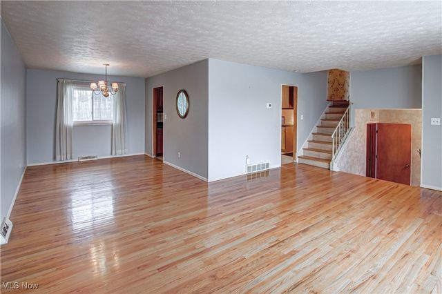 32985 Charmwood Oval, Solon, OH 44139