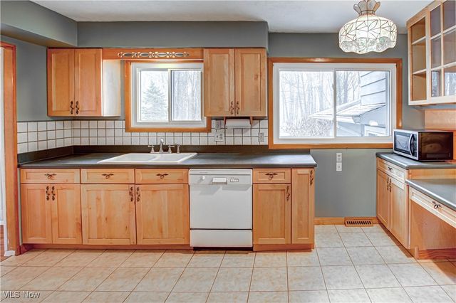 32985 Charmwood Oval, Solon, OH 44139