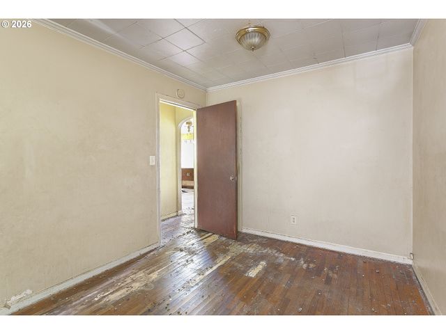 915 Ne 4TH St, Gresham, OR 97030