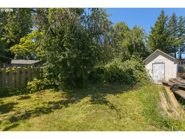 915 Ne 4TH St, Gresham, OR 97030
