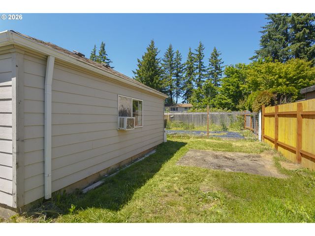 915 Ne 4TH St, Gresham, OR 97030