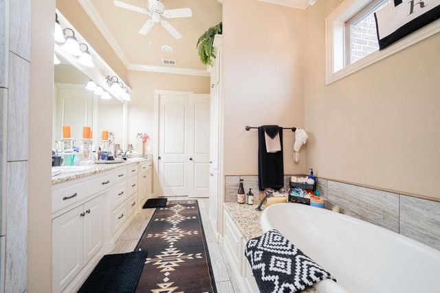 135 Circle Dr, Longview, TX 75602