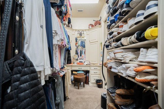 135 Circle Dr, Longview, TX 75602