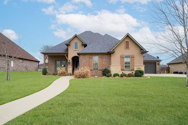 135 Circle Dr, Longview, TX 75602