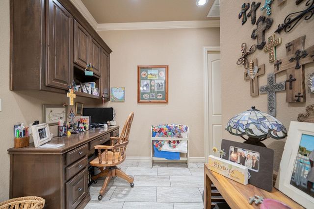 135 Circle Dr, Longview, TX 75602