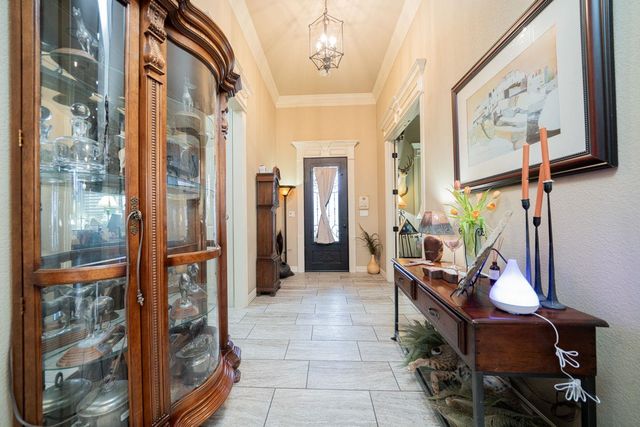 135 Circle Dr, Longview, TX 75602